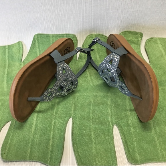 Daisy Fuentes New BlueThong Sandals - Picture 5 of 7